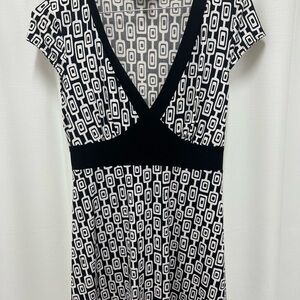 Byer California Black and White Geometric Top
